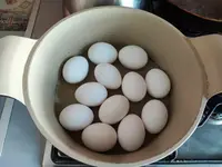 Как правильно варить куриные яйца, чтобы чистились хорошо.webp