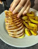 Курочка с картошкой под сливочно-пармезанным соусом 2.webp