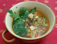Имбирный суп с овощами и говядиной.webp