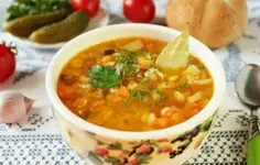 Постный рассольник с перловкой без масла.webp