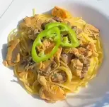 Куриное филе с грибами в сметане.webp
