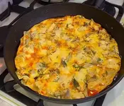 Куриное филе с грибами в сметане..webp