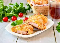 Слойки с ветчиной и сыром.webp