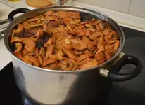 Компот из сухофруктов как в столовой СССР.webp