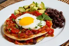 Яичница по-мексикански Huevos Rancheros.webp