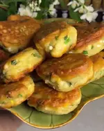 Ленивые пирожки с яйцом и зеленью. Очень вкусно!.webp
