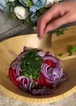 Шинкуем зелень.webp